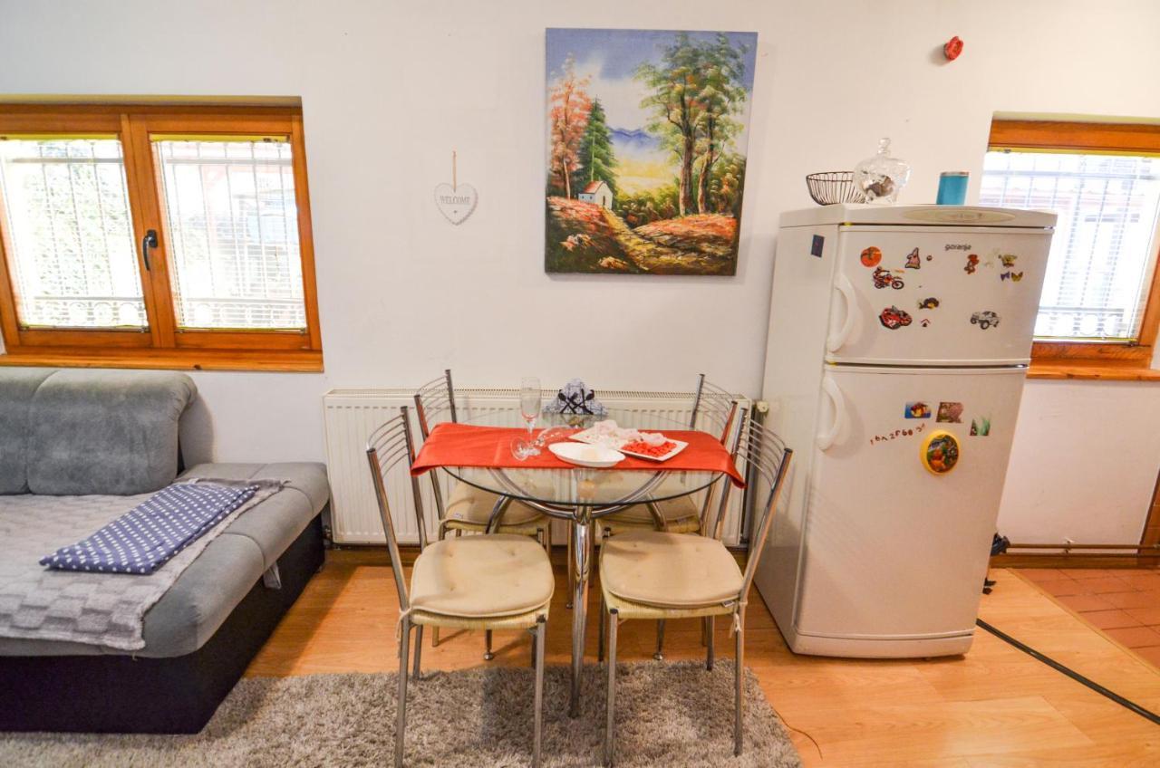 Blacksmith Apartment + Free Private Parking Sarajevo Ngoại thất bức ảnh